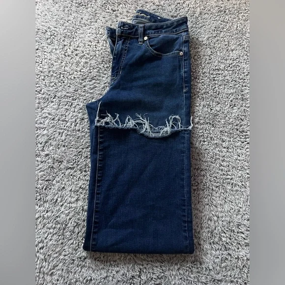 Tommy Bahama High Rise cropped wide leg - Picture 2 of 4